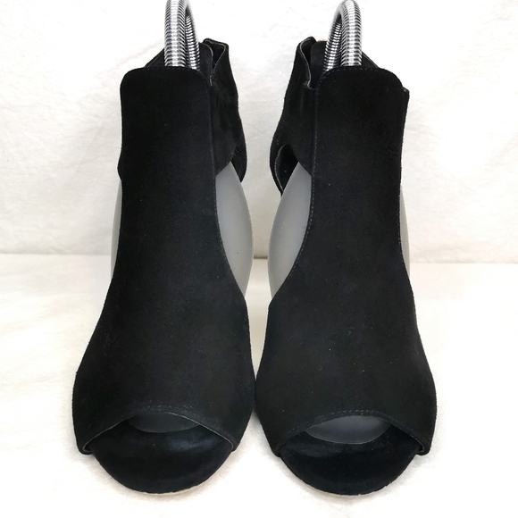 Michael Kors "Sabrina" suede open toe pumps - Picture 3 of 7